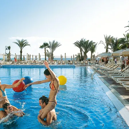 Hotel Riu Oliva 3*